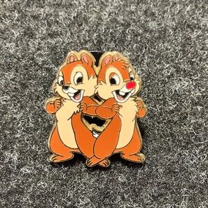 Chip and Dale Enamel Pin cast member limited 2007 B4